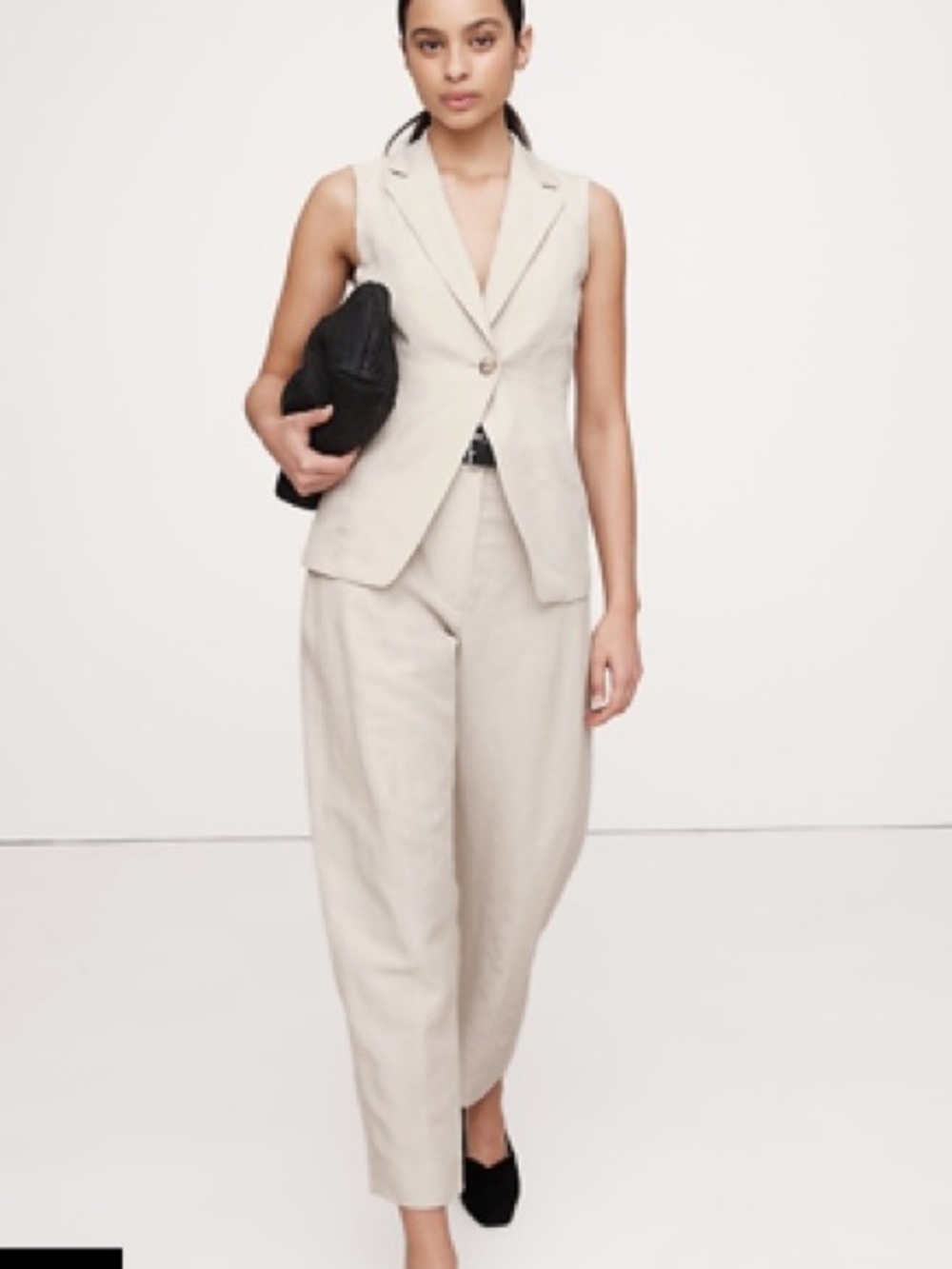 Banana Republic Light Beige Linen Cropped Trousers & Sleeveless Blazer Set